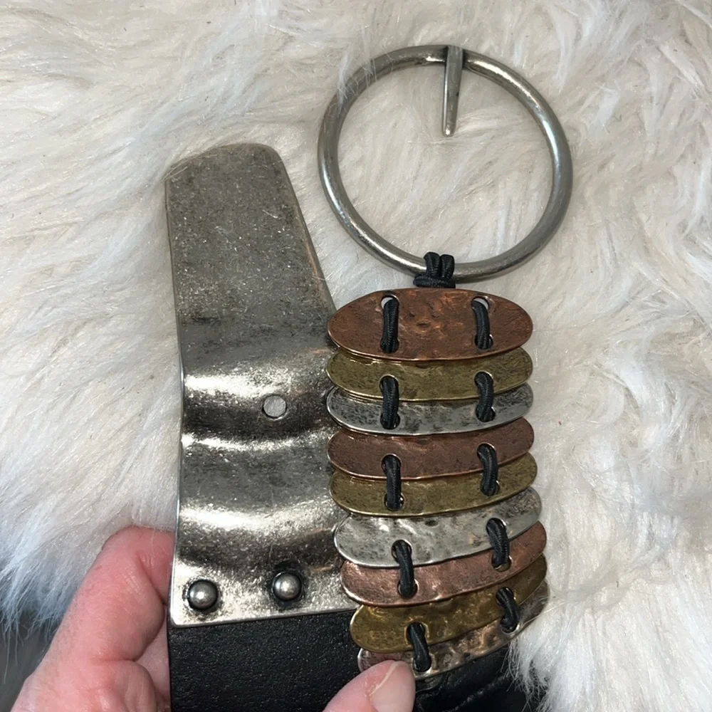 Super cute unique statement belt hammered metallic black leather belt Chicos S/M